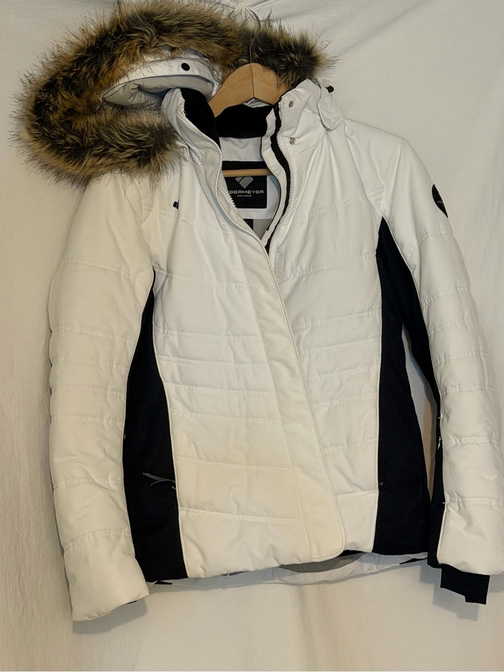 Obermeyer Tuscany II White Ski Jacket Faux Fur Hood Women's Puffer Quilted Coat
